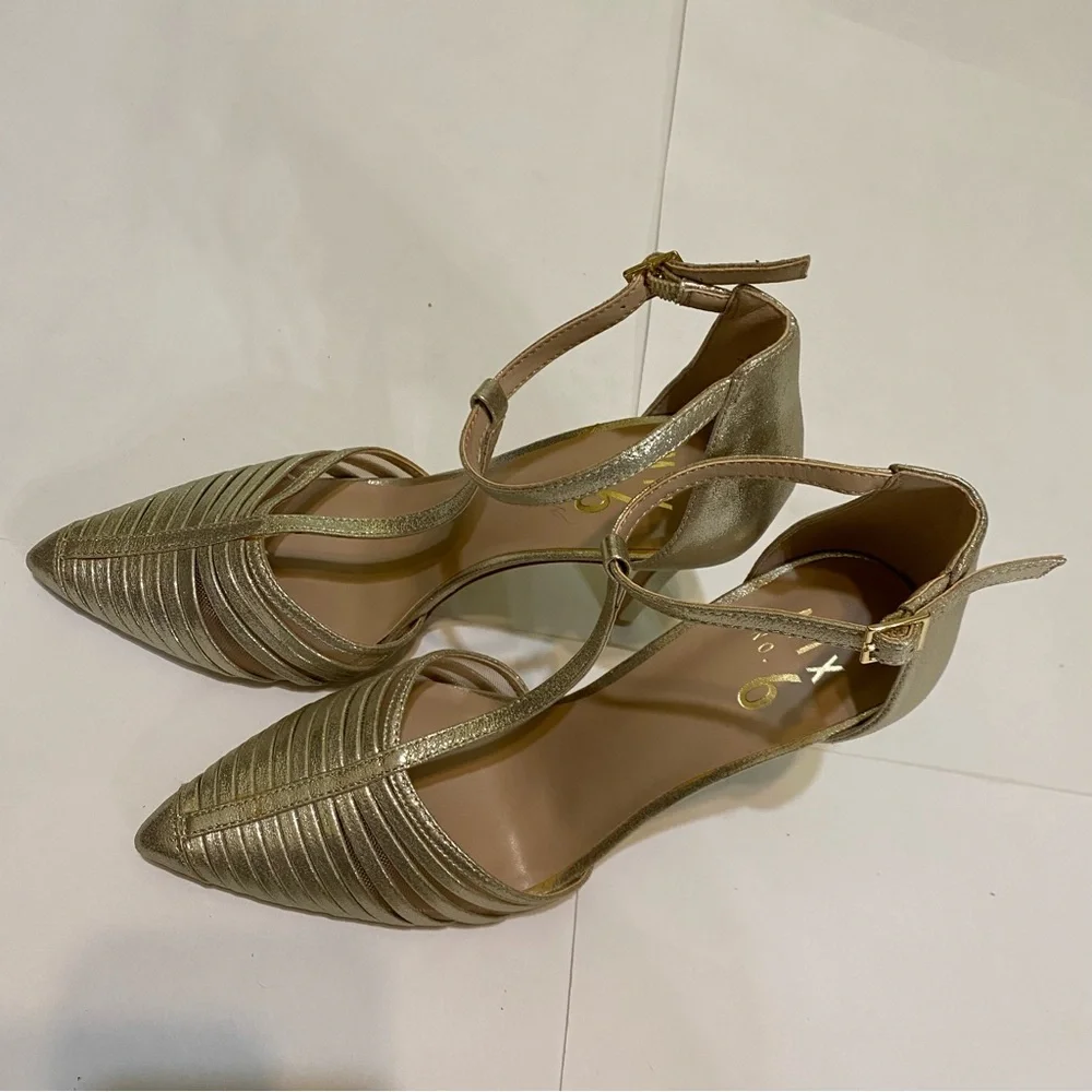 Mix No. 6 Metallic Gold Pointed Heels
